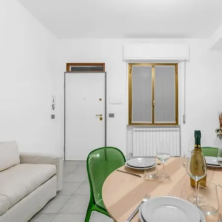 Casa Moderna Vicino Al E Terme Di Sirmione
